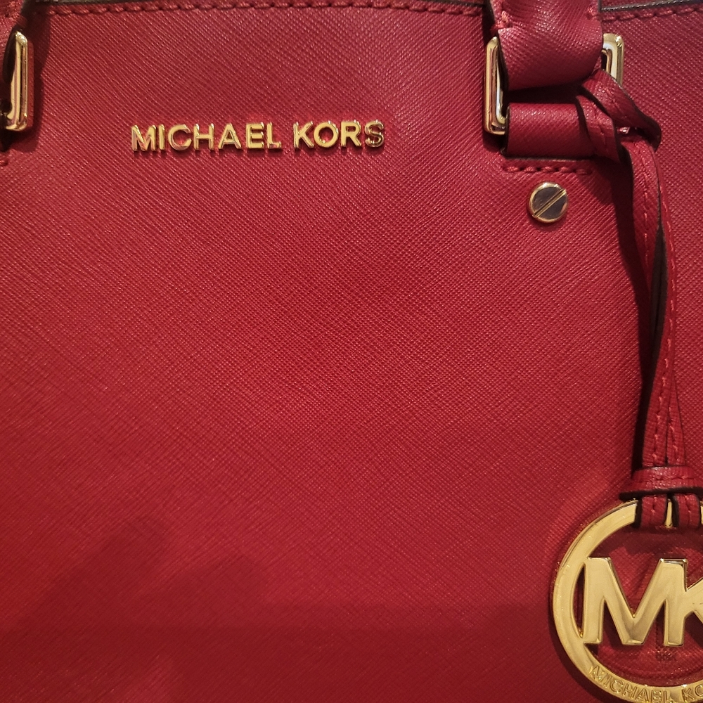 #61 Micheal  Kors red purse - Picture 4 of 9